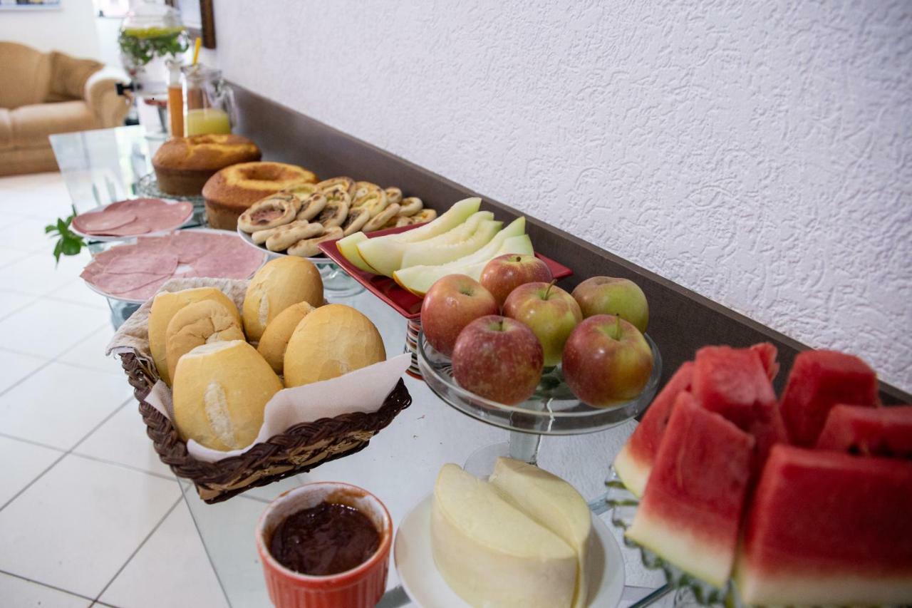 Hotel Vila Real Dourados Bagian luar foto